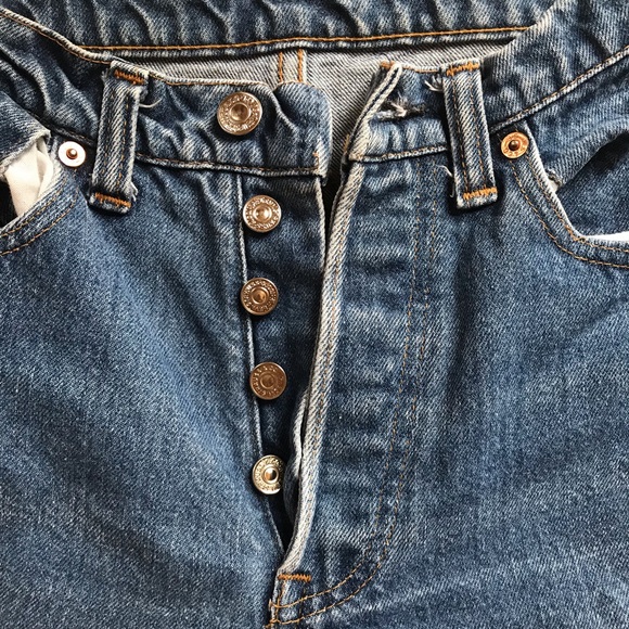 Petite Highwaisted Levi’s 501 Jeans - Picture 2 of 6